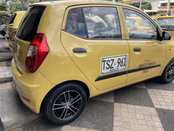 HYUNDAI I10 MODELO 2013